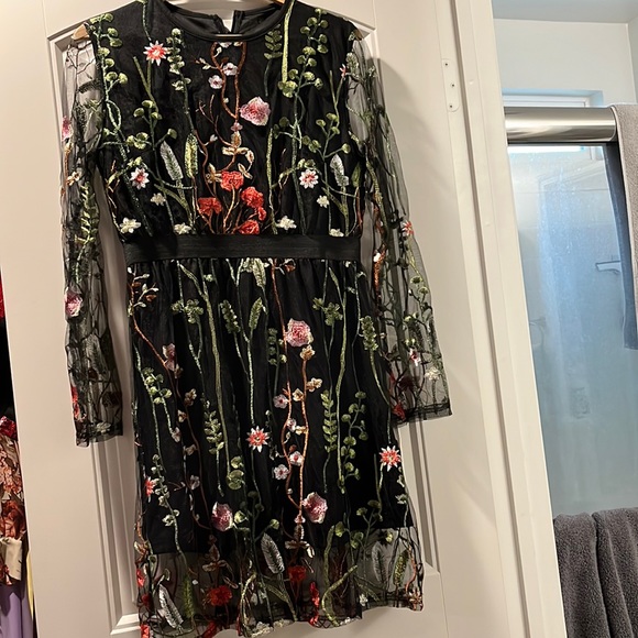 Floral Embroidered Mesh party dress 💐🌸🌷🌹🌻 - Picture 3 of 7